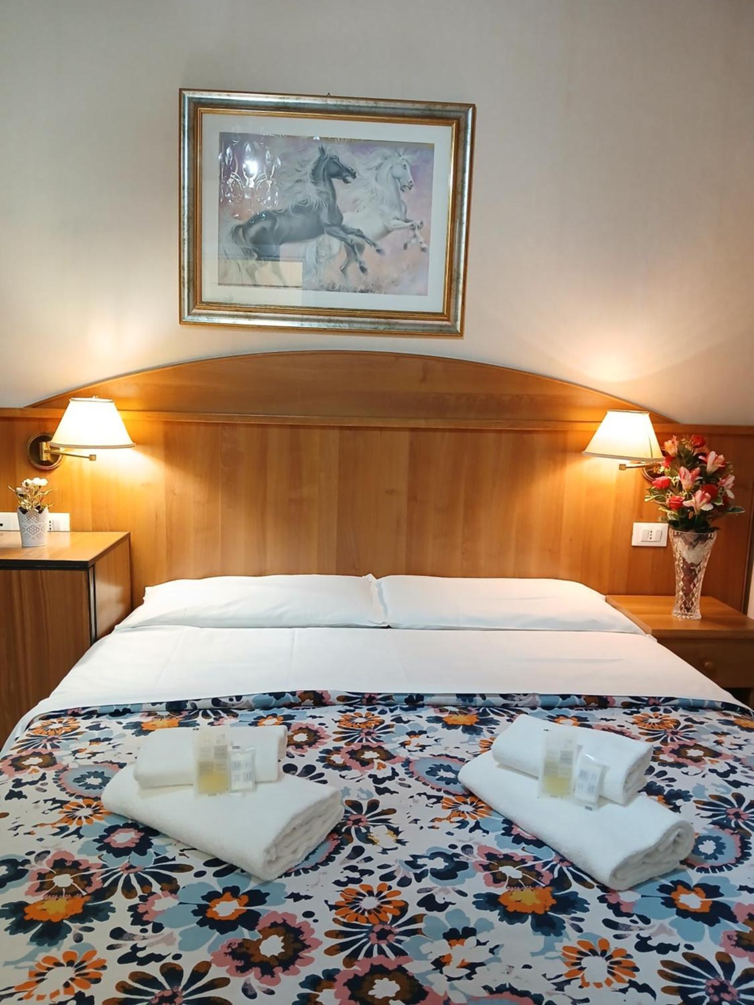 Nahid Accommodation Rom Eksteriør billede